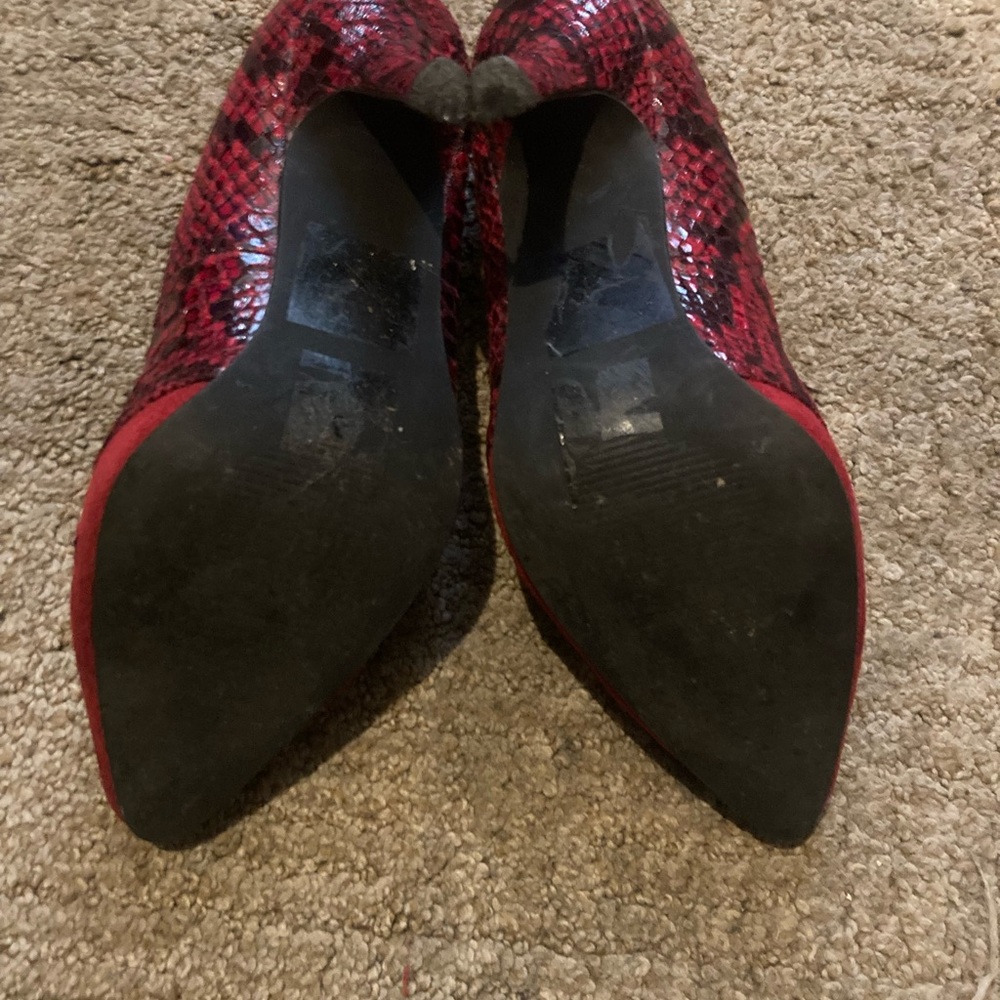 Woman’s heels size 7 used
